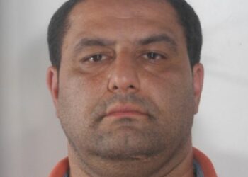 Ingaggia killer per uccidere la madre, voleva l’eredita’