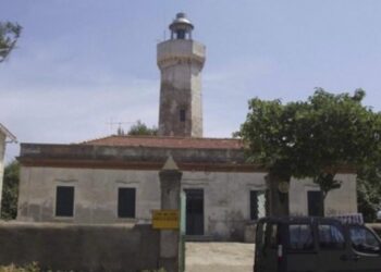 Faro di Capo Rizzuto diventa hotel, Demanio lo fitta per 50 anni