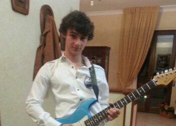 Incidente in moto a Ciro’ Marina, muore 18enne