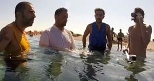 I tre durante le riprese di 'Under the sea'