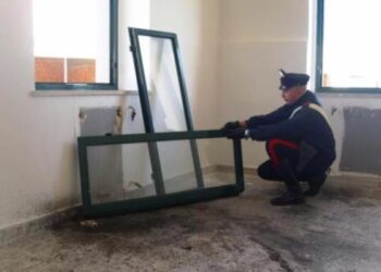 Scuola, plesso Ceramidio la Salerno-Reggio Calabria cirotana