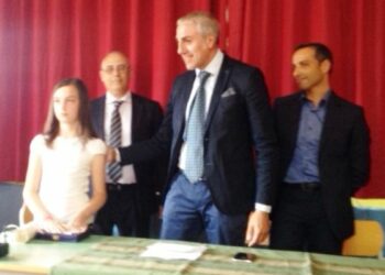 ‘Impegno solidale’, premiata a Strongoli l’alunna Vanessa De Siena