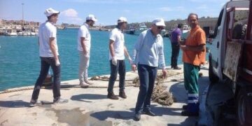 Fondali puliti al porto di Ciro’ Marina, caccia ai rifiuti