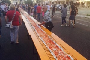 Record pizza piu lunga a Rende