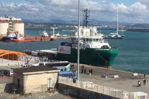 Sbarco migranti su nave 'Bourbon Argo'