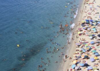 La Calabria tra le 10 spiagge piu’ affollate del mondo