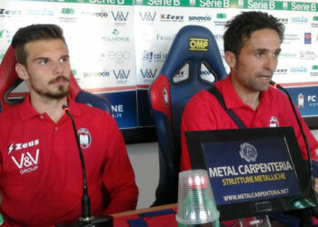 Calcio, nell’attesa della conferma del tecnico, il Crotone pensa al calciomercato