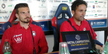 Calcio, nell’attesa della conferma del tecnico, il Crotone pensa al calciomercato