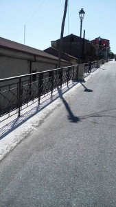 Ringhiera nuova su viale Pugliese