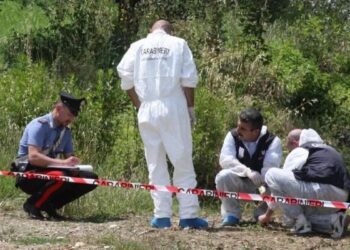Cadavere in strada ad Amantea, indagano i carabinieri