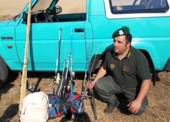 Pescavano nel ‘Tacina’ senza permessi, multe e sequestri