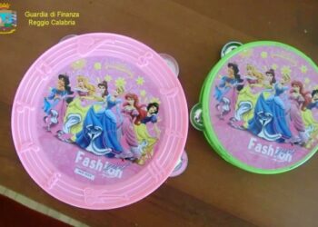Falsi ‘Topolino’, ‘Batman’ e ‘Princess’: maxi sequestro giocattoli a Gioia
