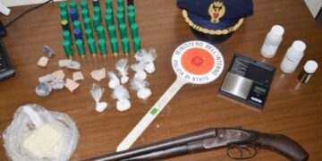 Droga, armi e furto energia: 5 arresti a Crotone e Isola Capo Rizzuto