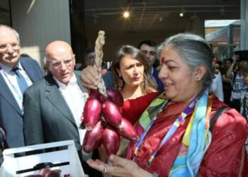 Expo, Vanda Shiva apprezza cipolla e peperoncino calabresi