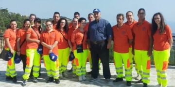 Giornata ecologica a Ciro’, volontari ripuliscono centro storico