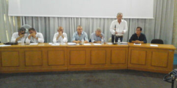 Crotone, il consiglio comunale vota gli aumenti delle tariffe dei servizi