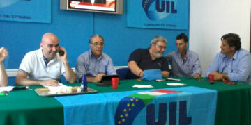 Provincia Crotone, i lavoratori della società servizi ancora senza stipendi