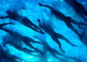 Torna a Crotone la carica dei 100 nuotatori