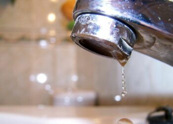 Disservizi idrici a Scandale e San Mauro, sindaci sul piede di guerra