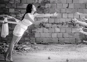 Lotta tumori, crotonesi a nudo per calendario benefico Lilt