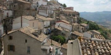 Crucoli, alla scoperta del paese della sardella