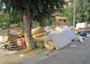 Scoperti depositi rifiuti altamente inquinanti a Petilia e Roccabernarda