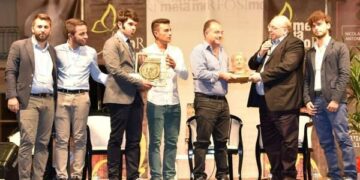 Ciro’ Marina, Gratteri a ‘Metamorfosi’ accolto dai giovani come una star