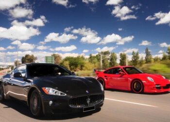 Evasione fiscale milionaria: finanza sequestra Maserati, Porsche e terreni