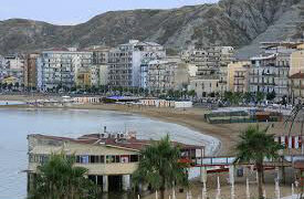 Crotone, divieto temporaneo di balneazione in un tratto del lungomare