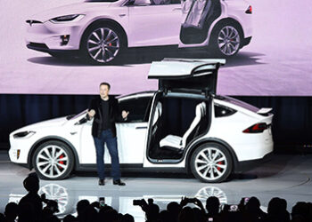 Tesla Model X, razionalmente irrazionale