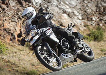 Triumph Tiger 800 XCx, come va la crossover inglese