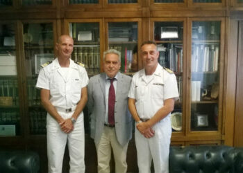 Saluto al comandante Ranieri che lascia la Capitaneria di Porto di Crotone