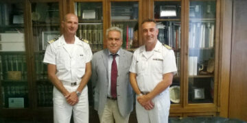 Saluto al comandante Ranieri che lascia la Capitaneria di Porto di Crotone