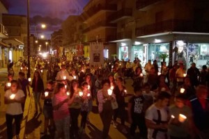 Fiaccolata per Giuseppe  Strancia a Cirò Marina (3)