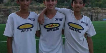 La Fc Crotone ingaggia i gemelli Alessandro e Francesco Casacchia e Daniele Cattaneo