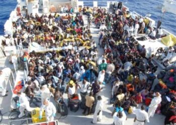 Sbarchi, in arrivo 1000 migranti a Crotone