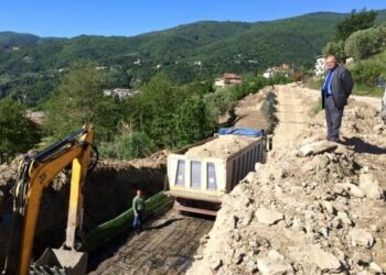 Danneggiati mezzi per lavori palasport a Petilia Policastro