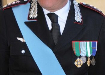 Si spaccia per colonnello dei carabinieri, denunciato nel vibonese