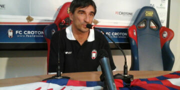 Serie B, Crotone in dieci conquista un prezioso punto contro il Perugia