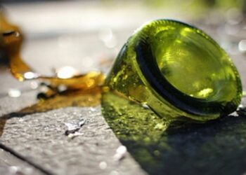 Rissa a colpi di bottiglia in strada, denunciati tre rumeni nel cosentino