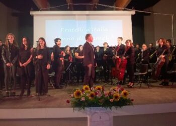 Ciro’ Marina, inaugurazione del nuovo anno scolastico 2015-16 a suon di musica