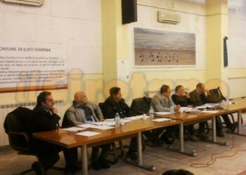 Ciro’ Marina, sfiducia non al Sindaco ma al suo programma amministrativo