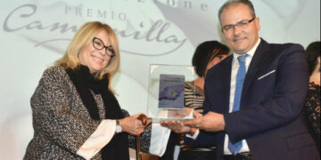 Michele Affidato, orafo crotonese, firma i premi per il Women for Women against violence
