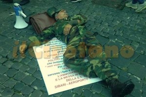 Nando Amoruso protesta a Roma