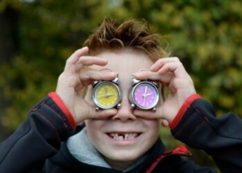 Ora solare, stanotte lancette indietro un’ora