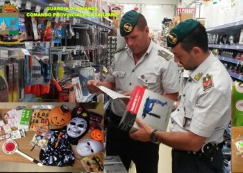 Prodotti per Halloween insicuri, sequestrati oltre 45 mila articoli a Lamezia