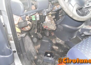 Ciro’ Marina, danneggiato pulmino per il trasporto disabili