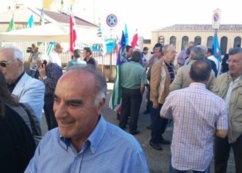 Ammortizzatori sociali, a Crotone nuovo sit-in davanti Prefettura