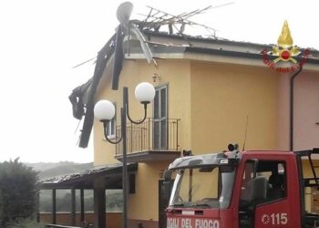 Tromba d’aria nel crotonese, numerose chiamate ai pompieri