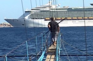 gaetano-crivaro-stretto-orizzonte-still-from-video